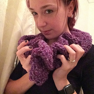 How to crochet your own infinity scarf - free crochet infinity scarf pattern