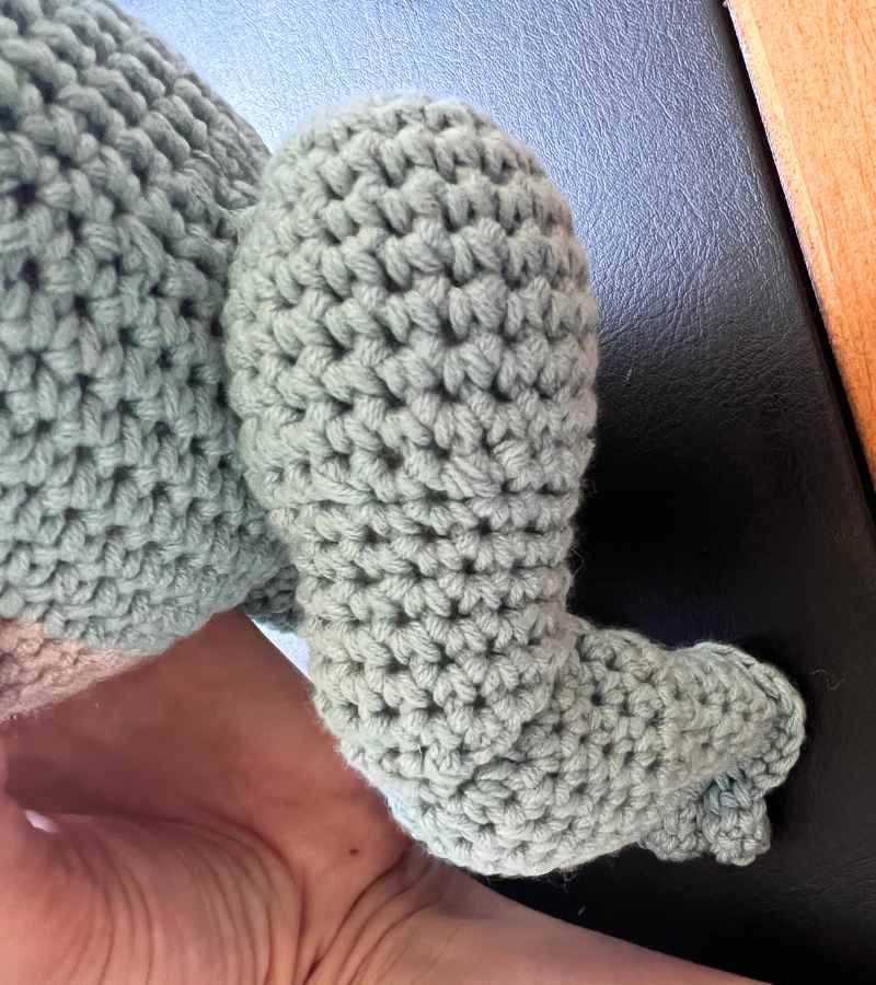 crochet frog back legs