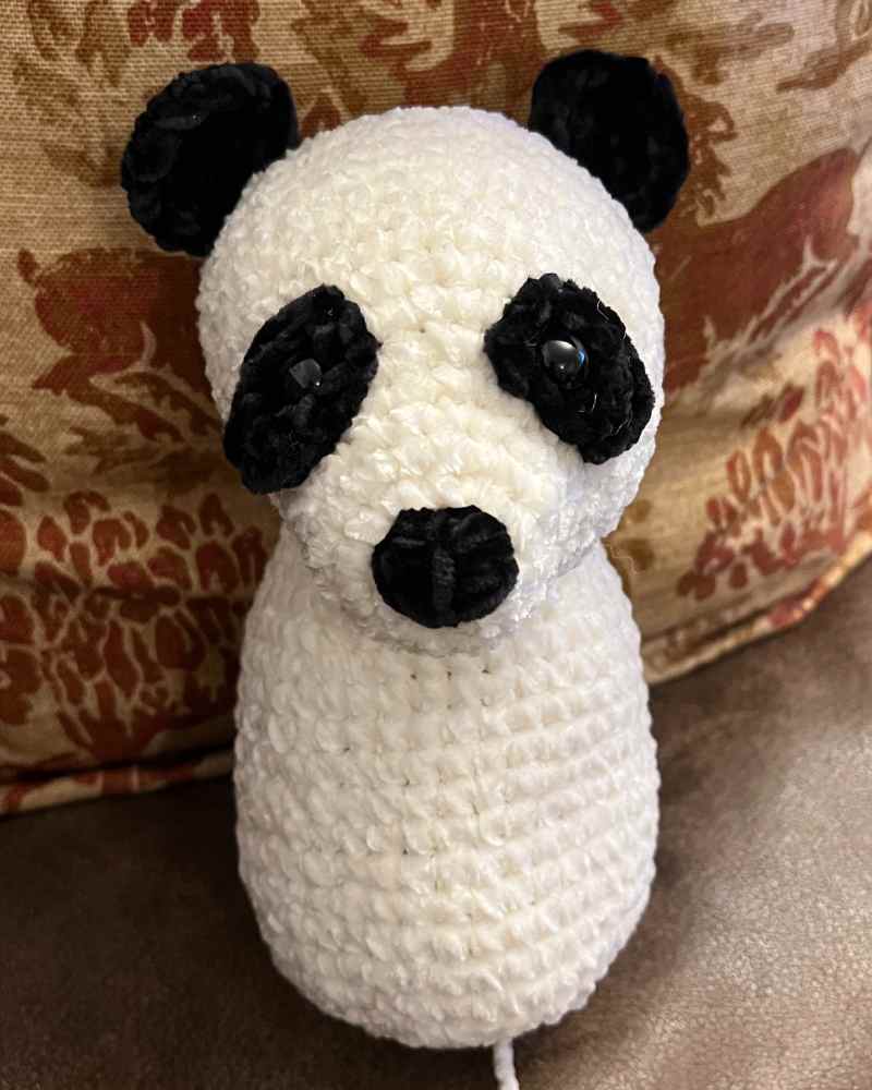 crocheting a panda body