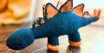 crocheted stegosaurus legs