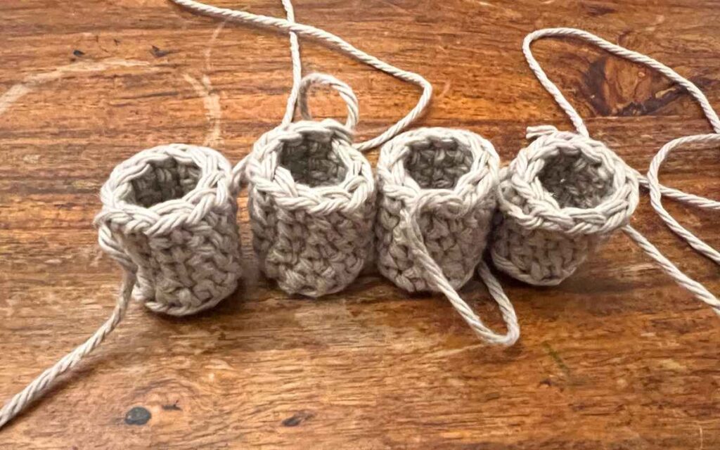 crocheting sheep legs