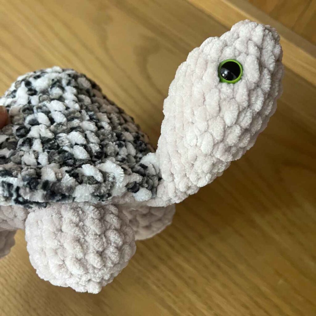 crochet tortoise head