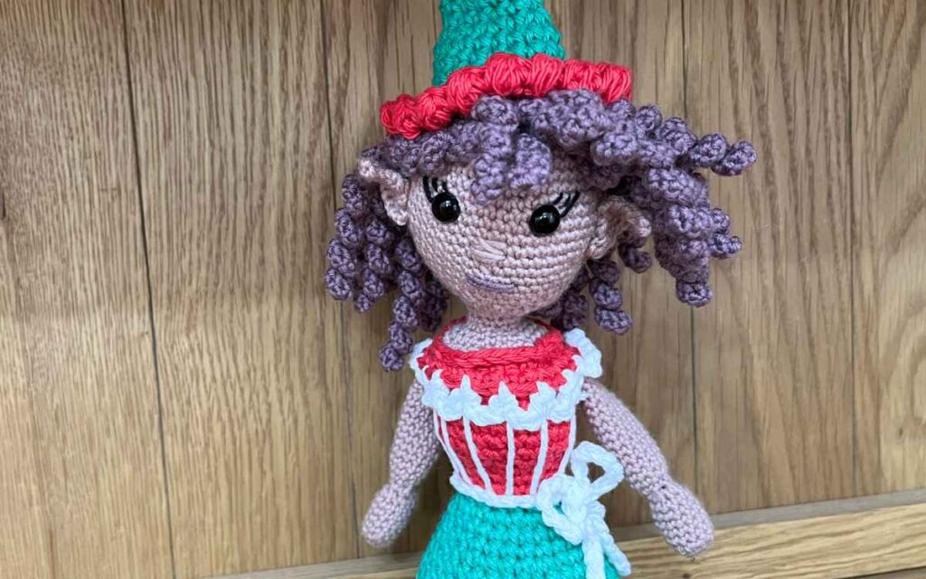 crocheting an elf doll for christmas