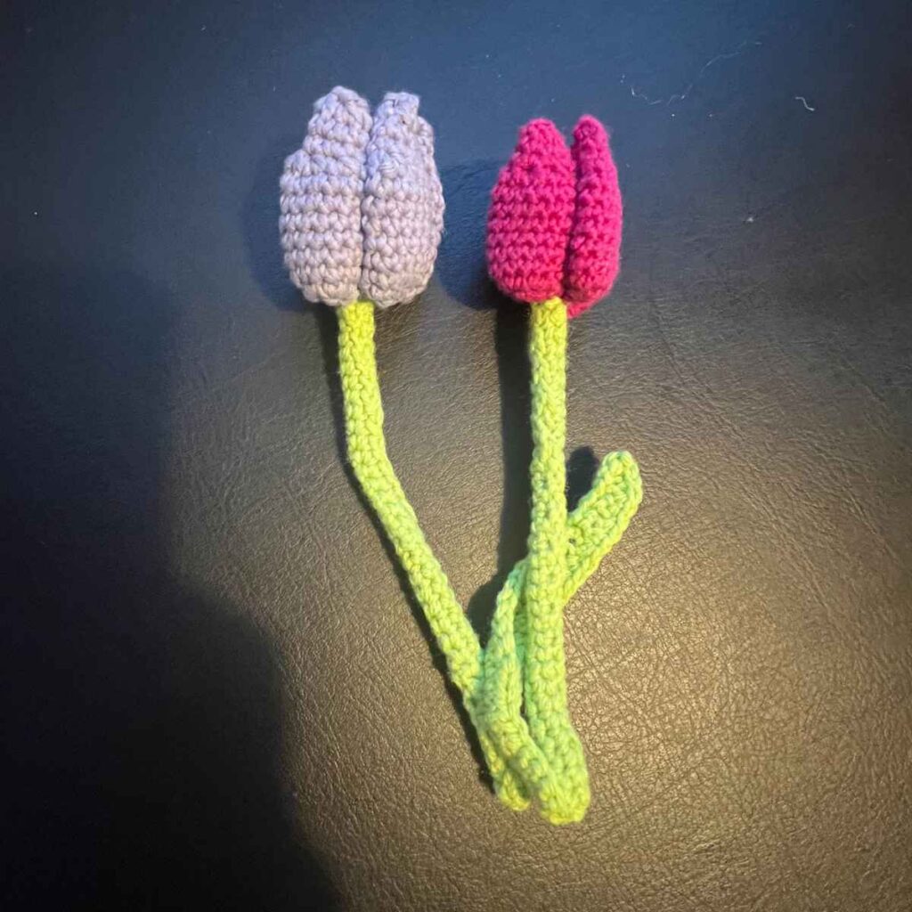 crochet tulips with stems and leaf