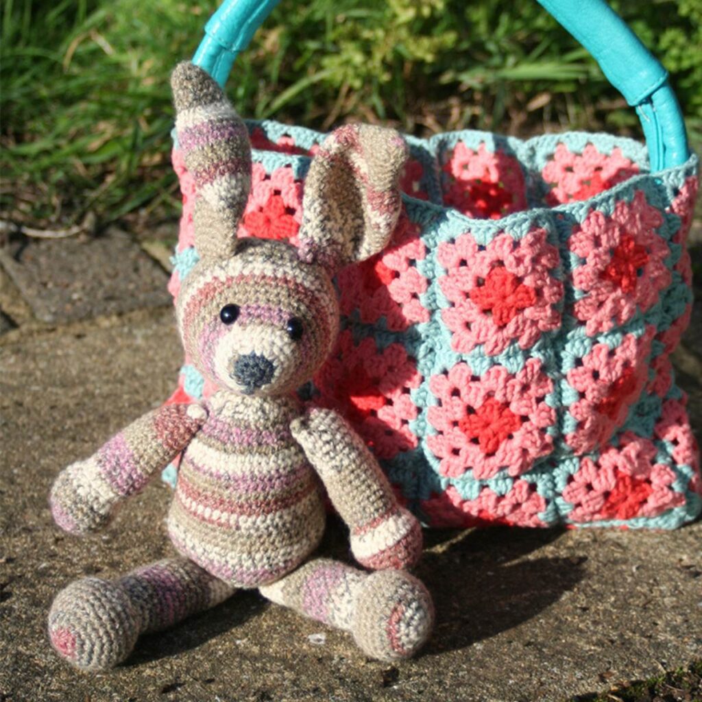 crochet bunny with bag