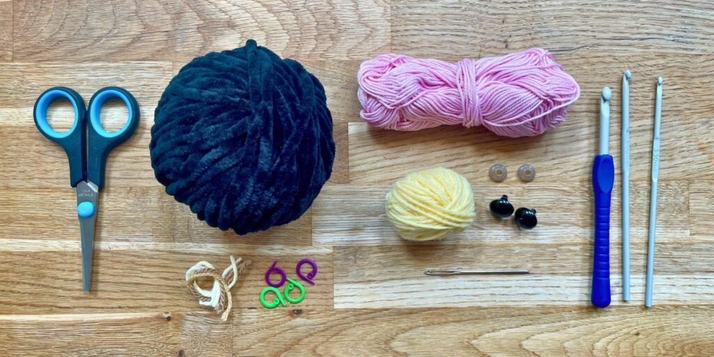 squishy crochet cat materials lay out