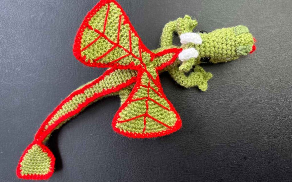 image showing the crochet dragon's wing pattern