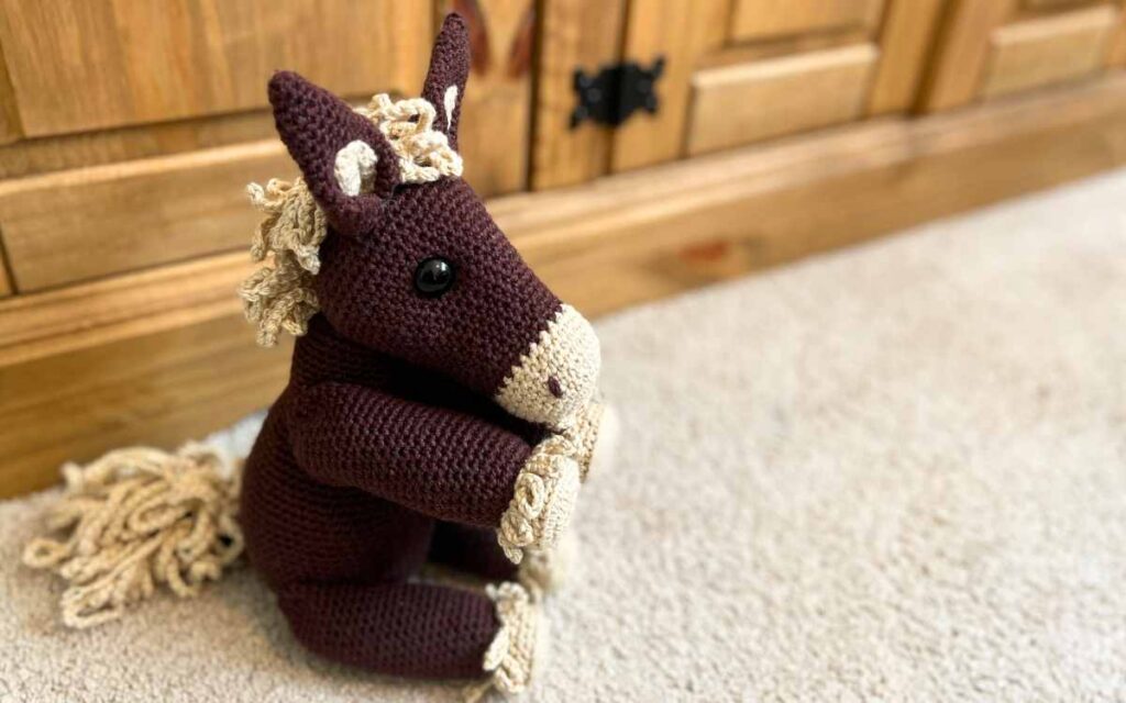 image showing side view of my free crochet cart horse pattern