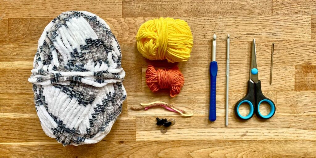 squishy crochet owl materials layout