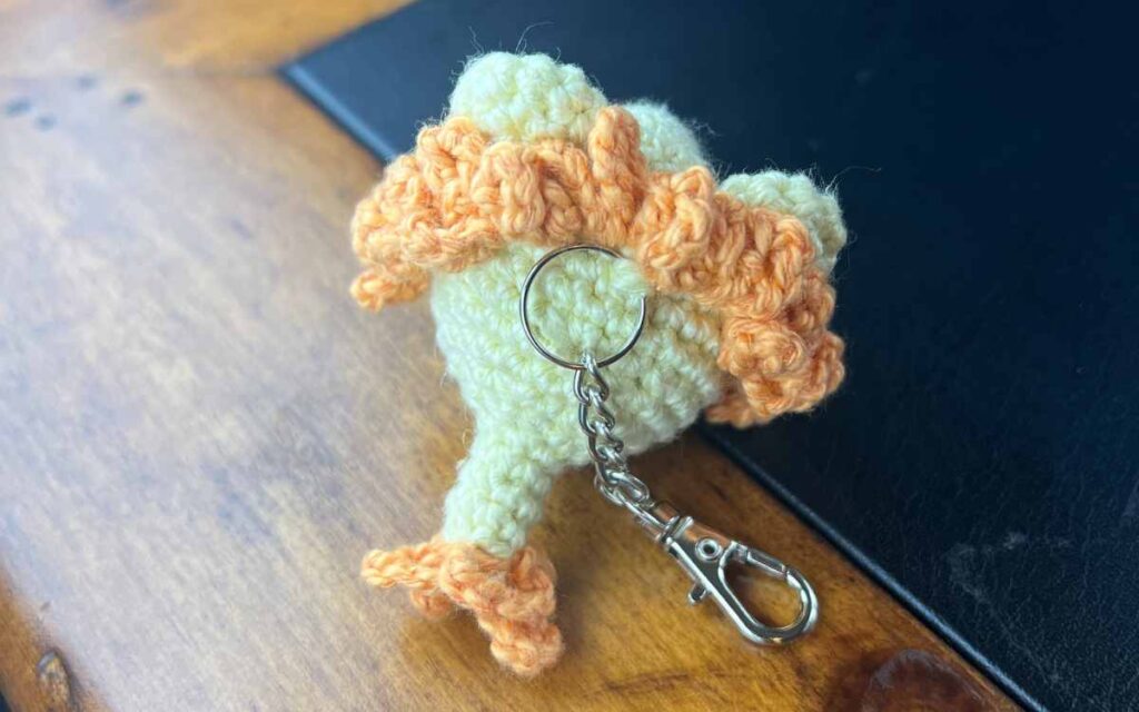 picture of my amigurumi lion keychain from above