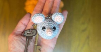 image of crochet mouse in my hand