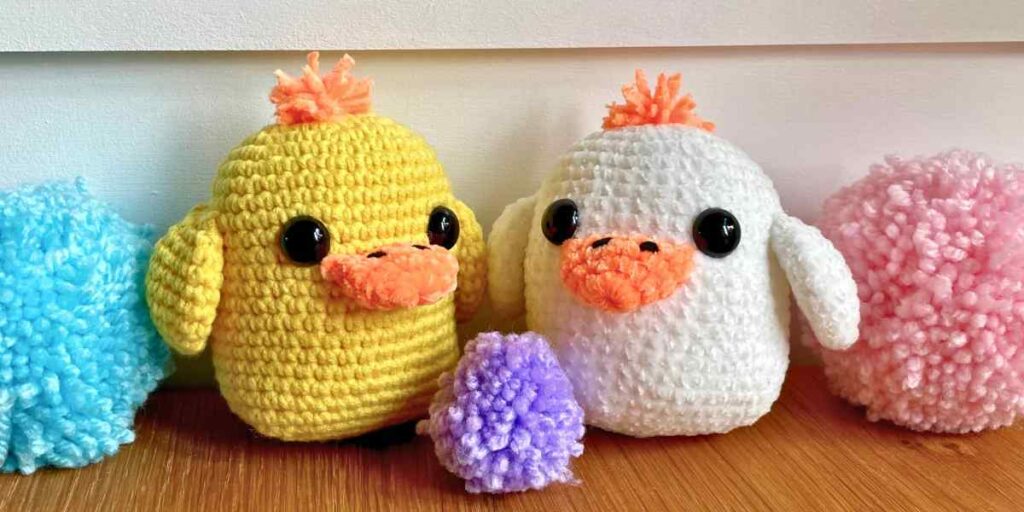 squishy crochet chick pattern header