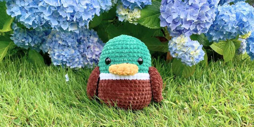 squishy crochet duck pattern header