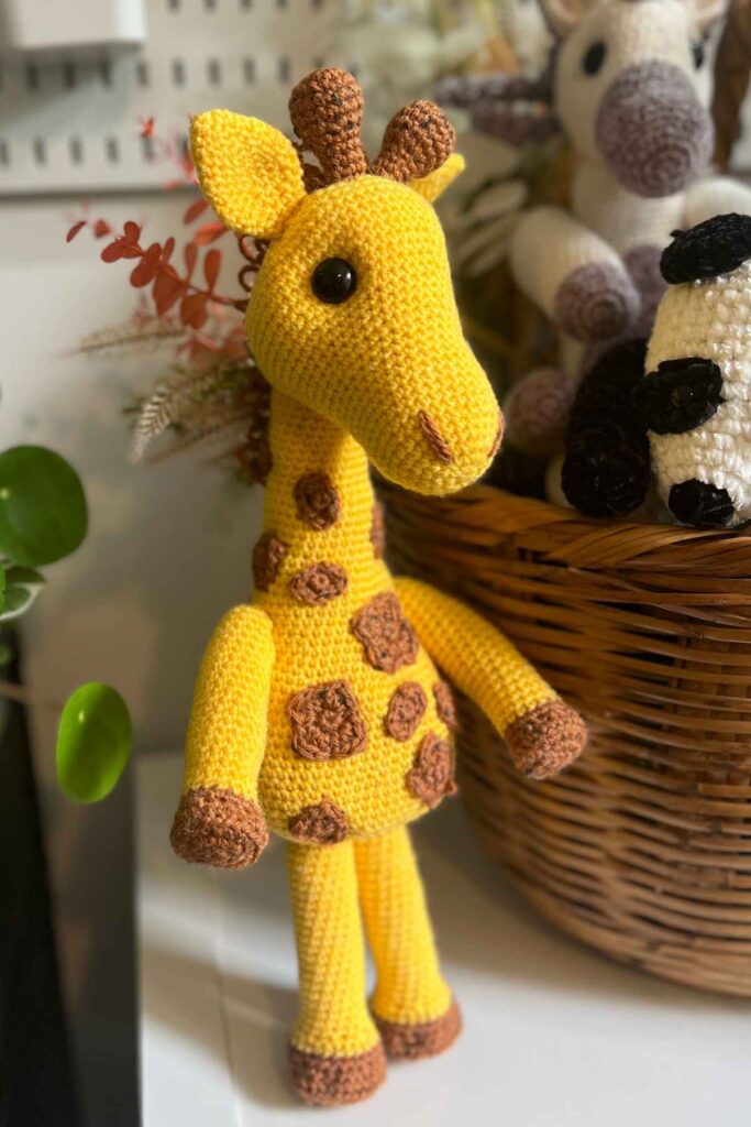 Picture of the finished crochet giraffe