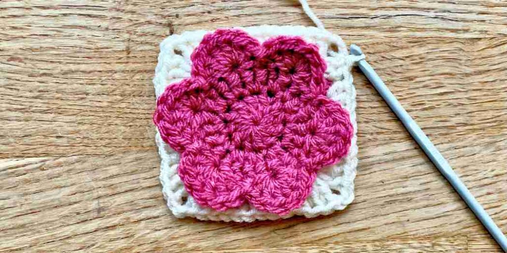 3D flower granny square round 5