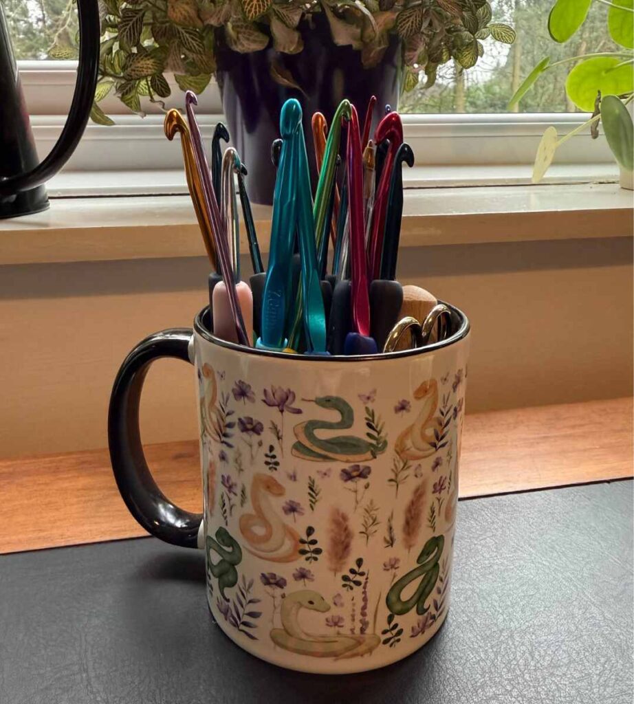 crochet hook cup