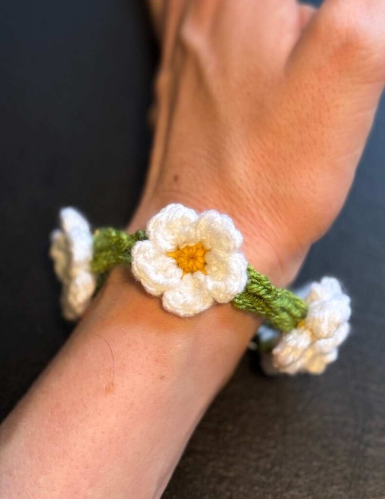 wearing my crochet daisy bracelet
