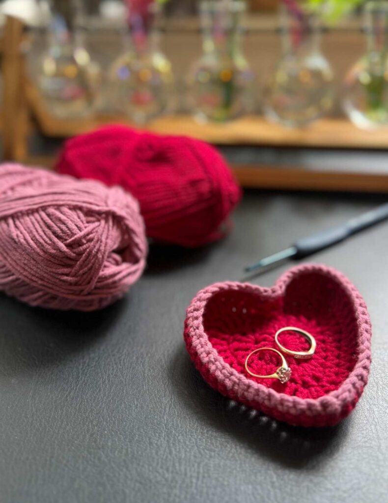 my crochet heart trinket dish