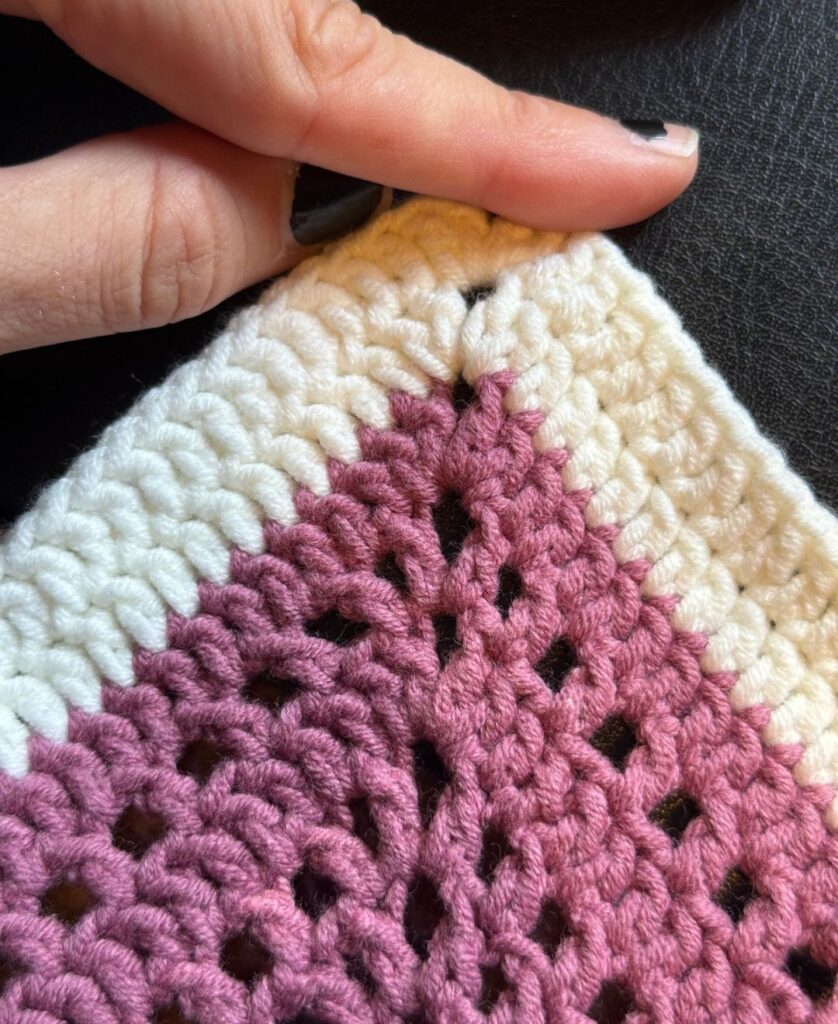 white yarn layers of the border